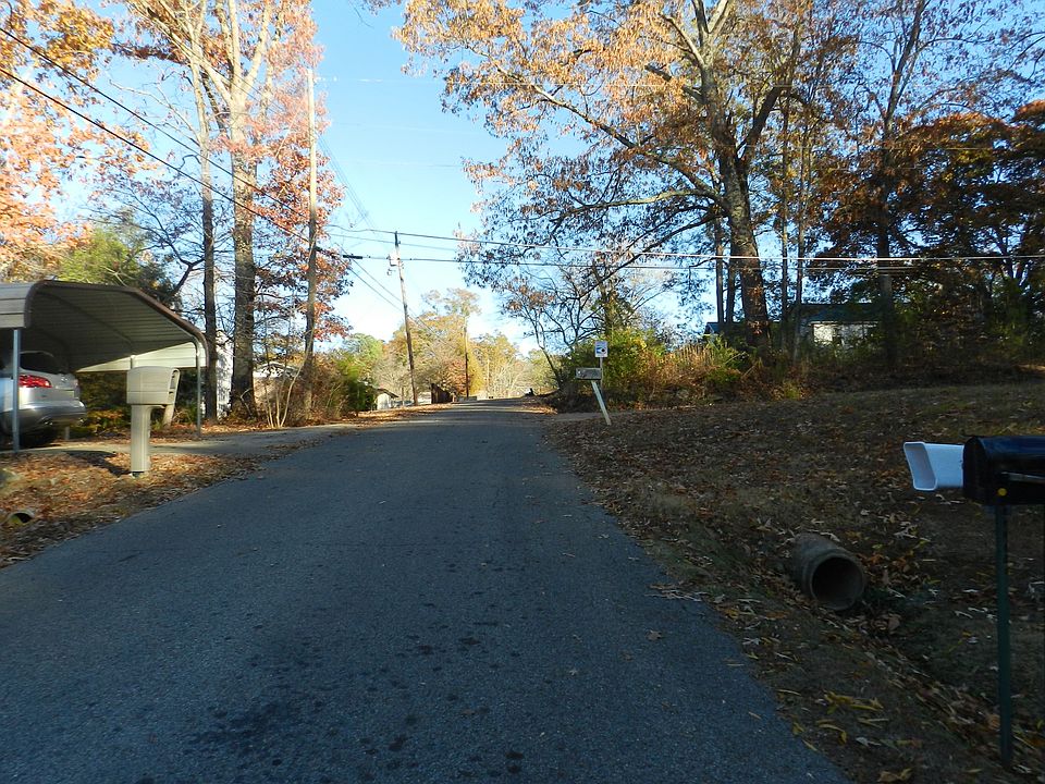 2nd image of 707 W 38th St