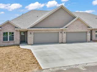 1160 Waterloo St, Troy, OH 45373