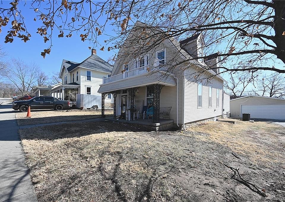 1st image of 305 Paxton St