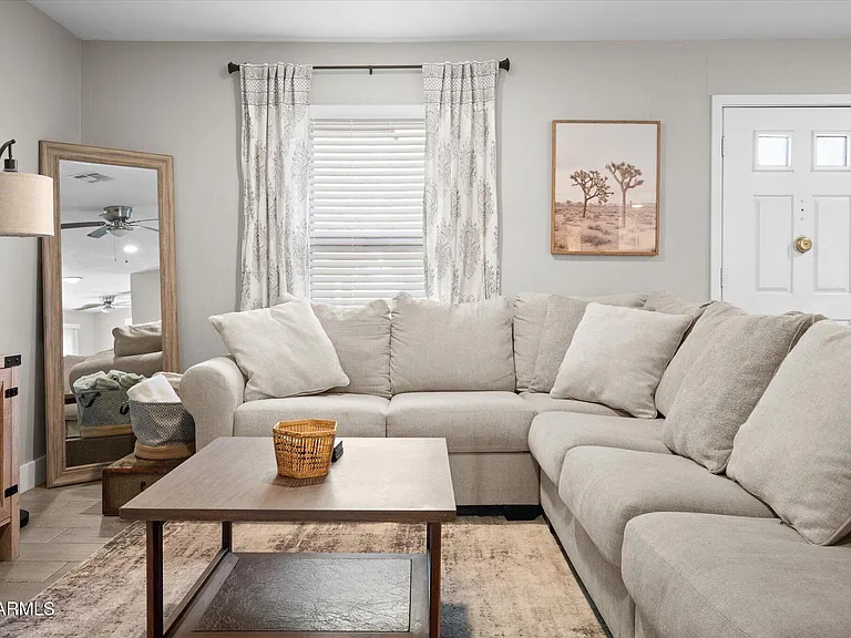 1211 W Palomino Dr — Photo 6