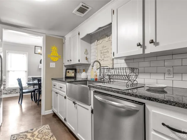 1033 E Meadow Dr, Lancaster, SC 29720