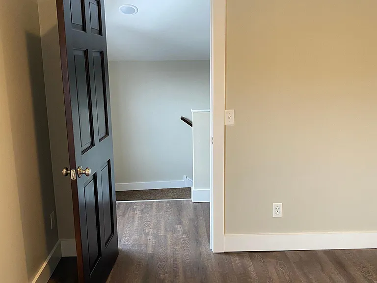 319 Ellicott St — Photo 32