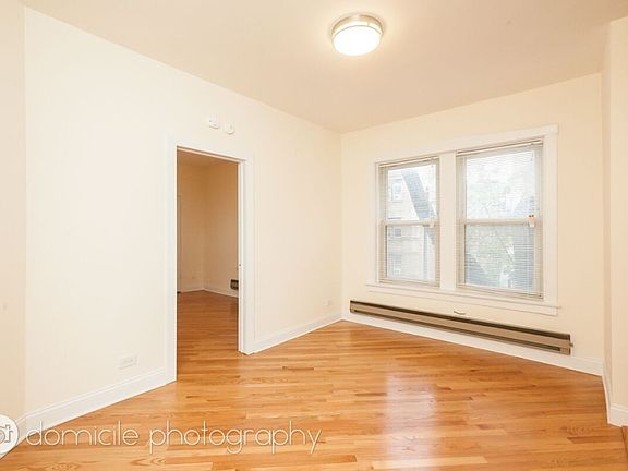 3rd image of 2510 N Lincoln Ave #3