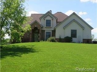 3700 Black Eagle Dr, Howell, MI 48843