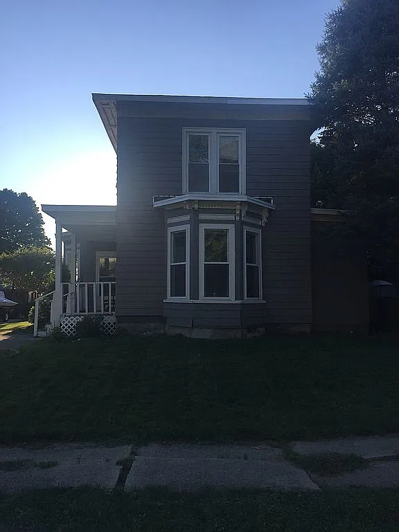 205 Wood St photo 1