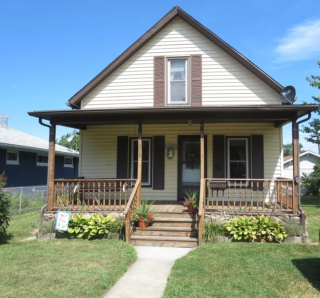 215 Henry St photo 1