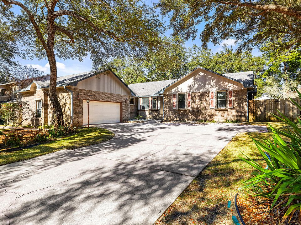 1st image of 125 Bermuda Cir