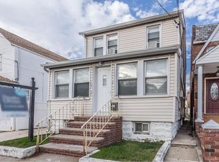 10751 123rd St, South Richmond Hill, NY 11419