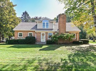 7120 N Yates Rd, Fox Pt, WI 53217