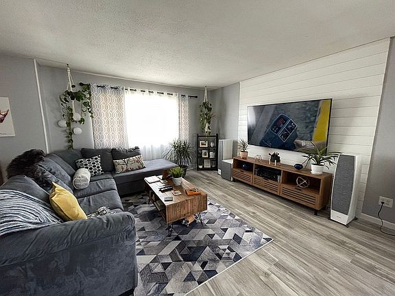 2nd image of 2901 4th St