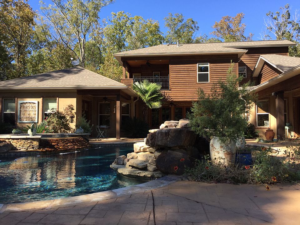 2nd image of 141 Virginia Valley Dr