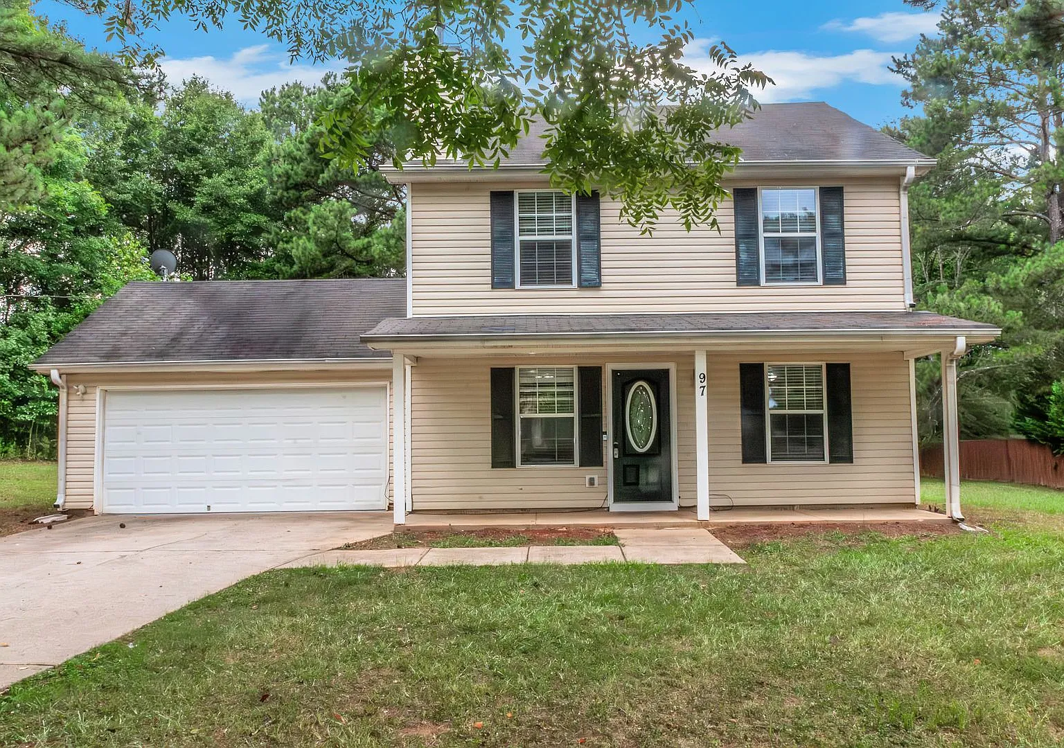 Gorgeous 4 Bedroom 3 full bath home in Covington! — Photo 1