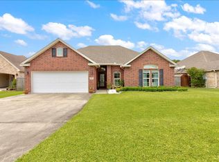 128 Sterling Ridge Dr, Nederland, TX 77627
