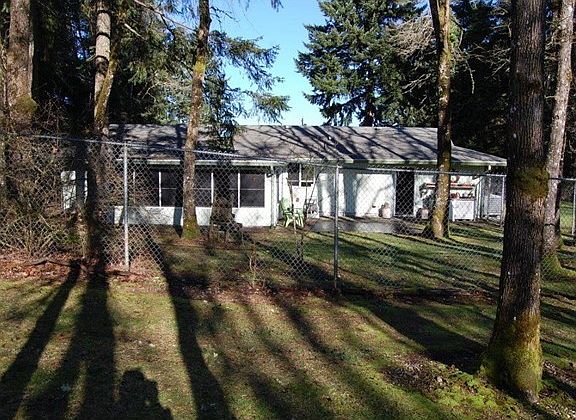 3rd image of 9601 Berkshire Ct SE