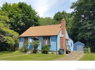 8 Breakneck Ct, Milford, CT 06460