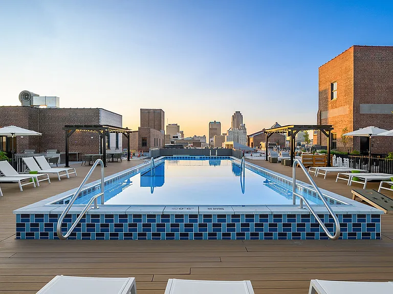 The Victor Luxury Apartments — Photo 3