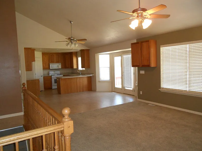 10335 N 6680 W — Photo 1