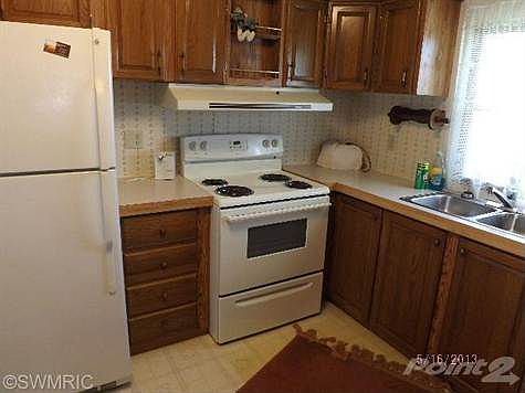 Very Modern Kitchen with Included Appliances!