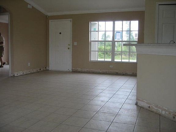 3rd image of 904 McArthur Ave