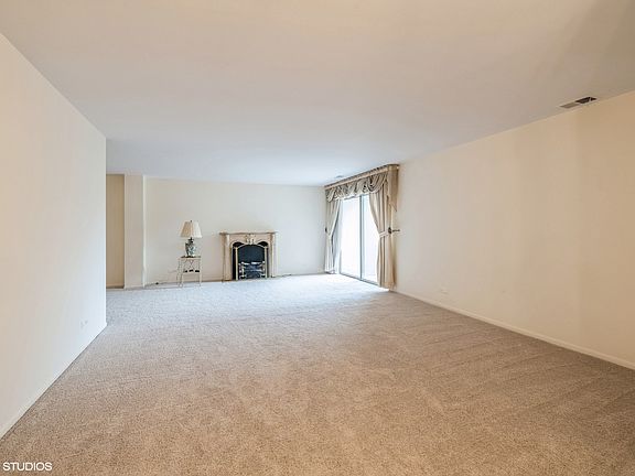 3rd image of 411 Ashland Ave APT 6E