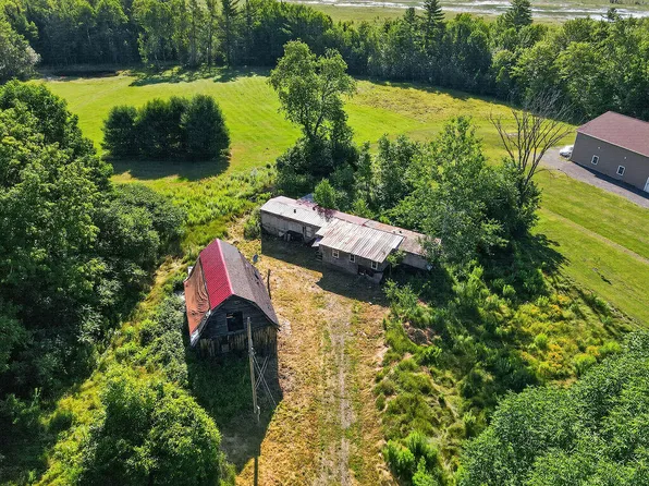 146 Madawaska Road, Palmyra, ME 04965