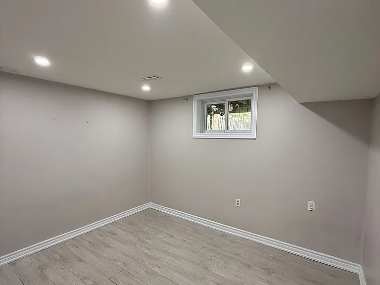 1620 McBrady Cres #BASEMENT — Photo 5