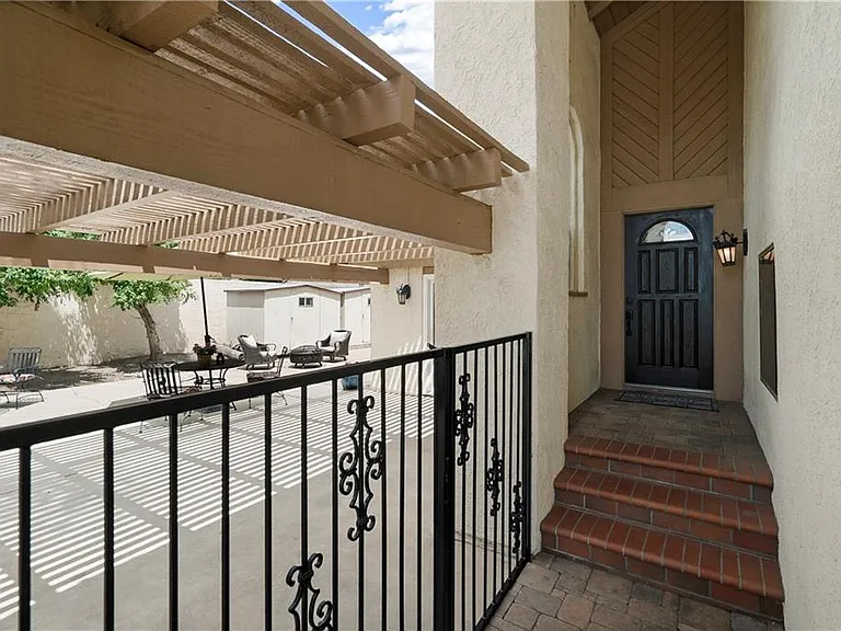 10112 Banyan St — Photo 4