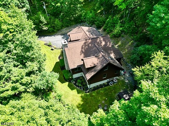 3rd image of 155 Knowlton Rd