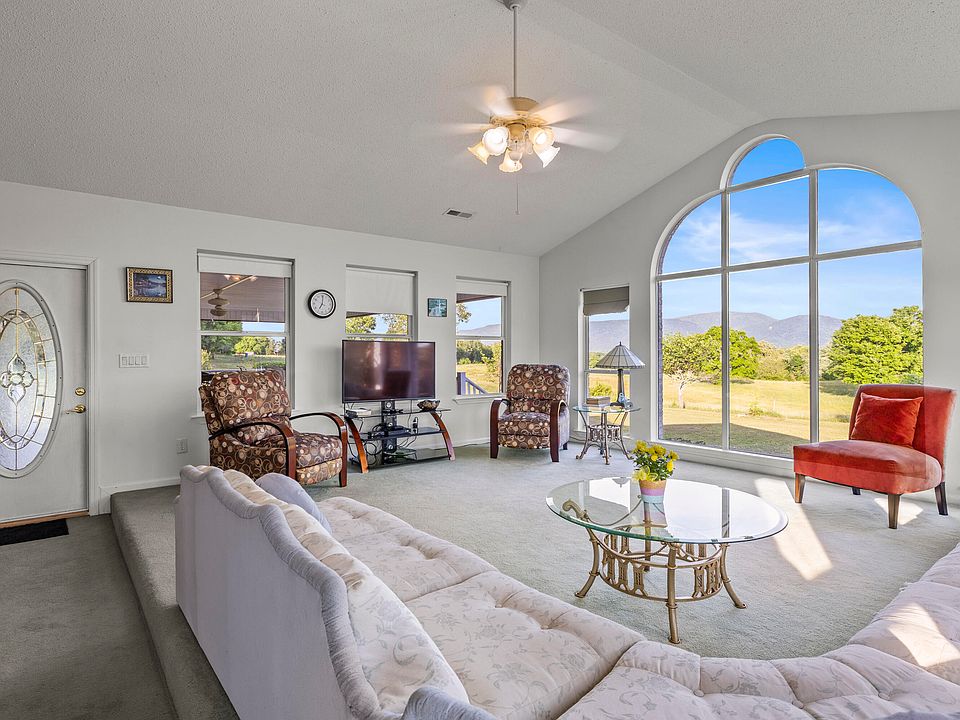 19th image of 525 O'B Davis Rd