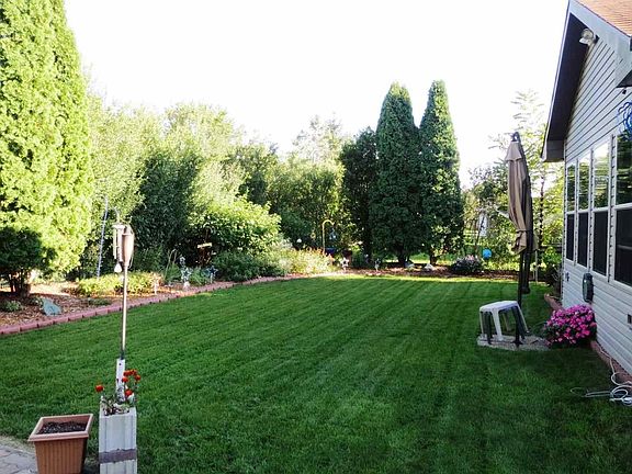 Beautiful Flower Gardens & Landscaping