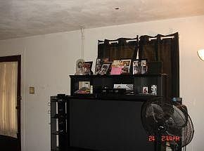 3rd image of 710 Broad St