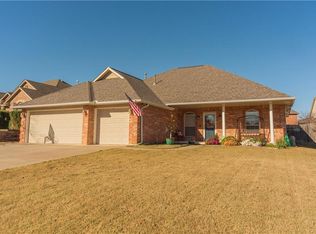 10905 Windmill Farms Rd, Midwest City, OK 73130