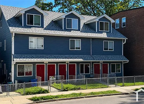 3 bed, $3,464 — Photo 1