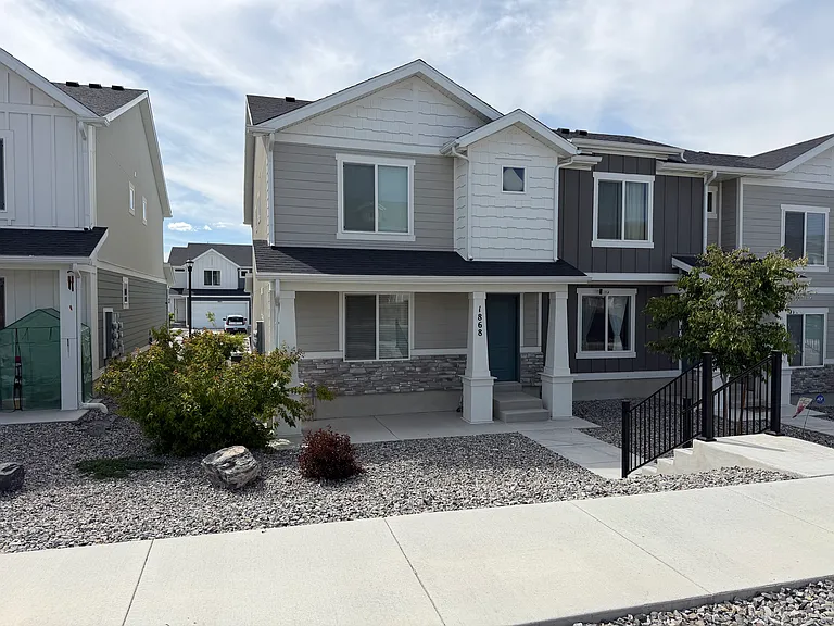 1868 N Blue Iris Ave — Photo 25
