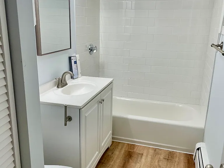 517 Hancock St #11 — Photo 4