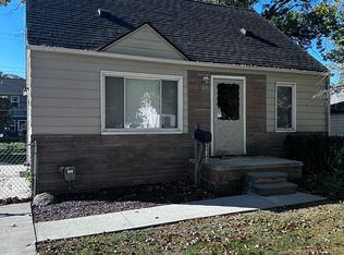 22340 Blackburn St, Saint Clair Shores, MI 48080