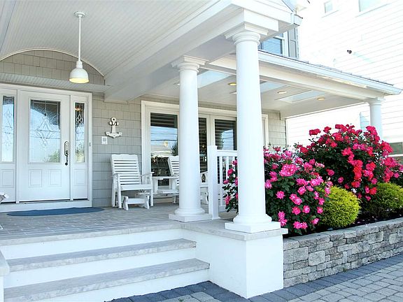 3rd image of 1930 Glenwood Dr