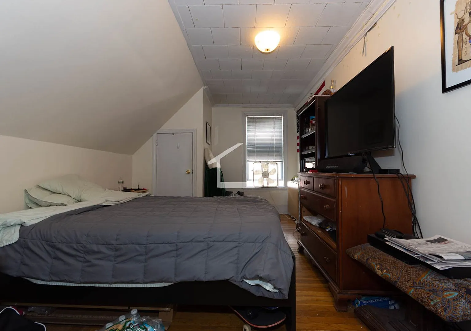 Large 3 bed in Allston — Photo 2