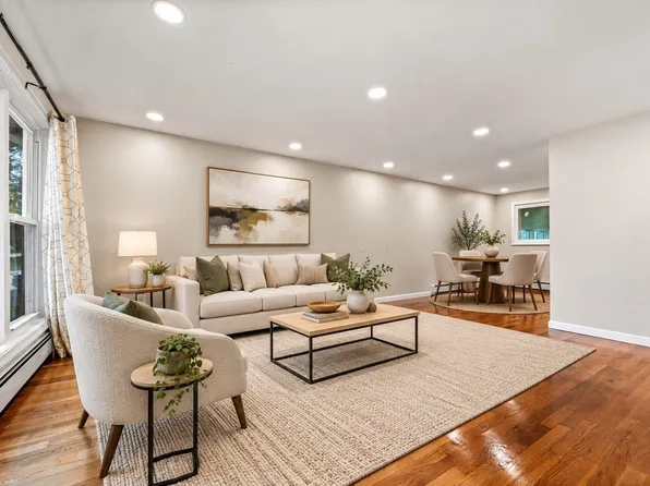 4 Niles Rd, Randolph, MA 02368