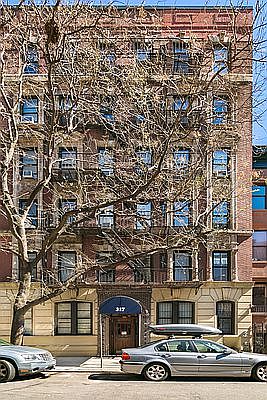 5th image of 317 E 18th St APT 2B