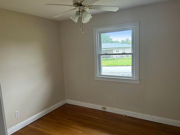 5th image of 105 Chenault St