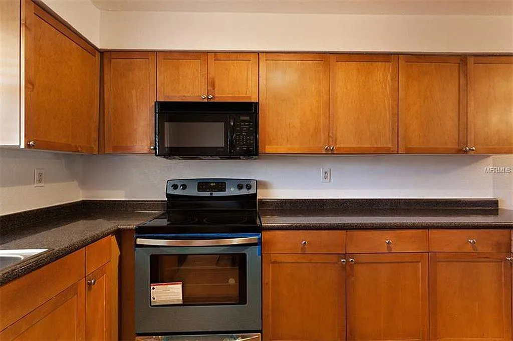 Kitchen - 730 E Michigan St #138