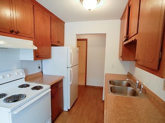 3rd image of 3414 Minnehaha Ave
