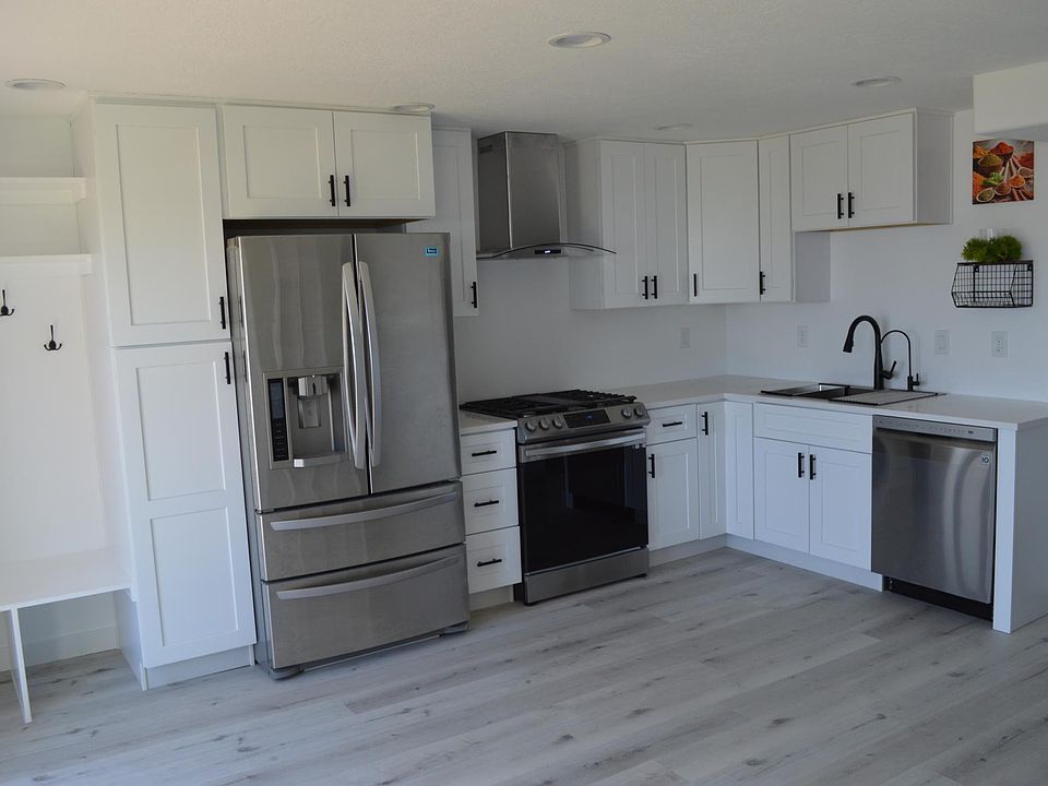 1st image of 3584 S Hawk Dr