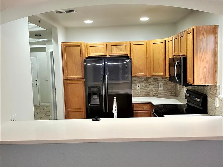 1747 N Pearl St #201 — Photo 9