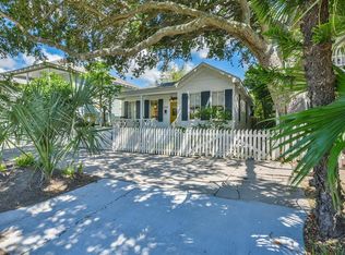 1220 Avenue M, Galveston, TX 77550
