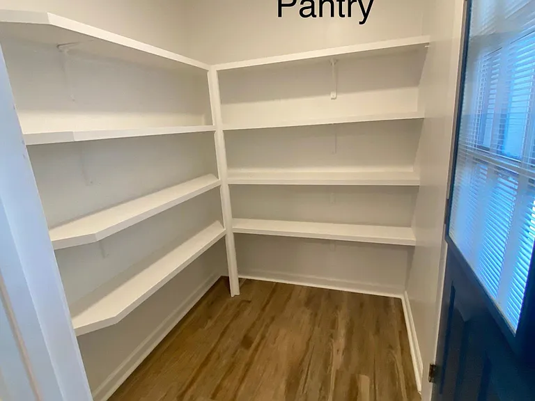 307 Elmwood Dr — Photo 4