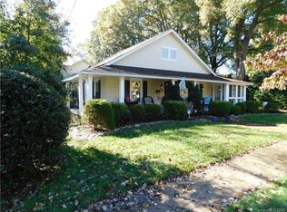 142 Summit Ave, Mount Holly, NC 28120