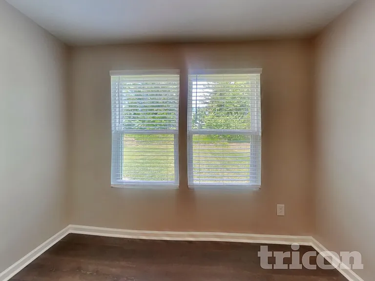 1037 Bitting Hall Cir — Photo 6