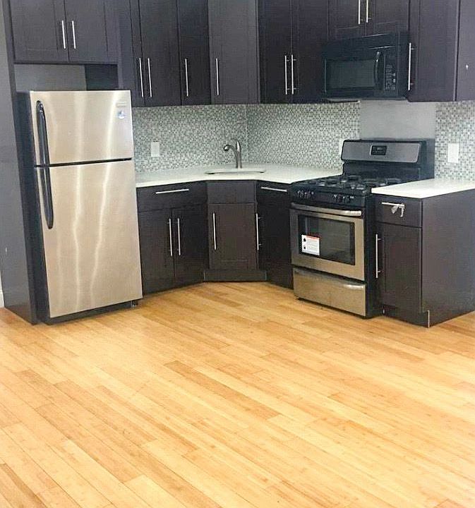 1st image of 19 Jardine Pl #Top